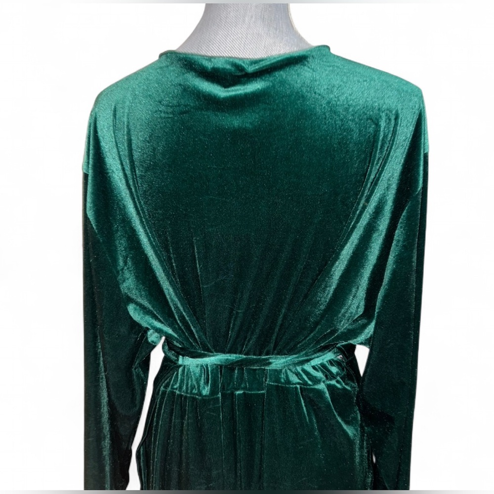 ZOMVA Velvet Wrap Dress - Picture 5 of 6